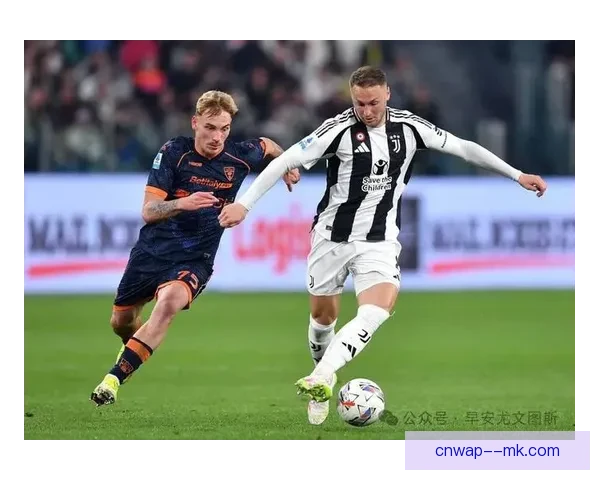 库普梅纳斯正式加盟尤文图斯开启全新征程